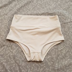 PINK gym to swim, high waisted shorties in white